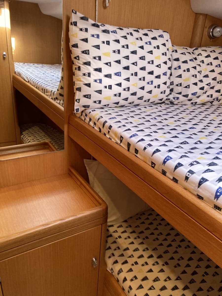 2008 Oyster 56 Deck Saloon