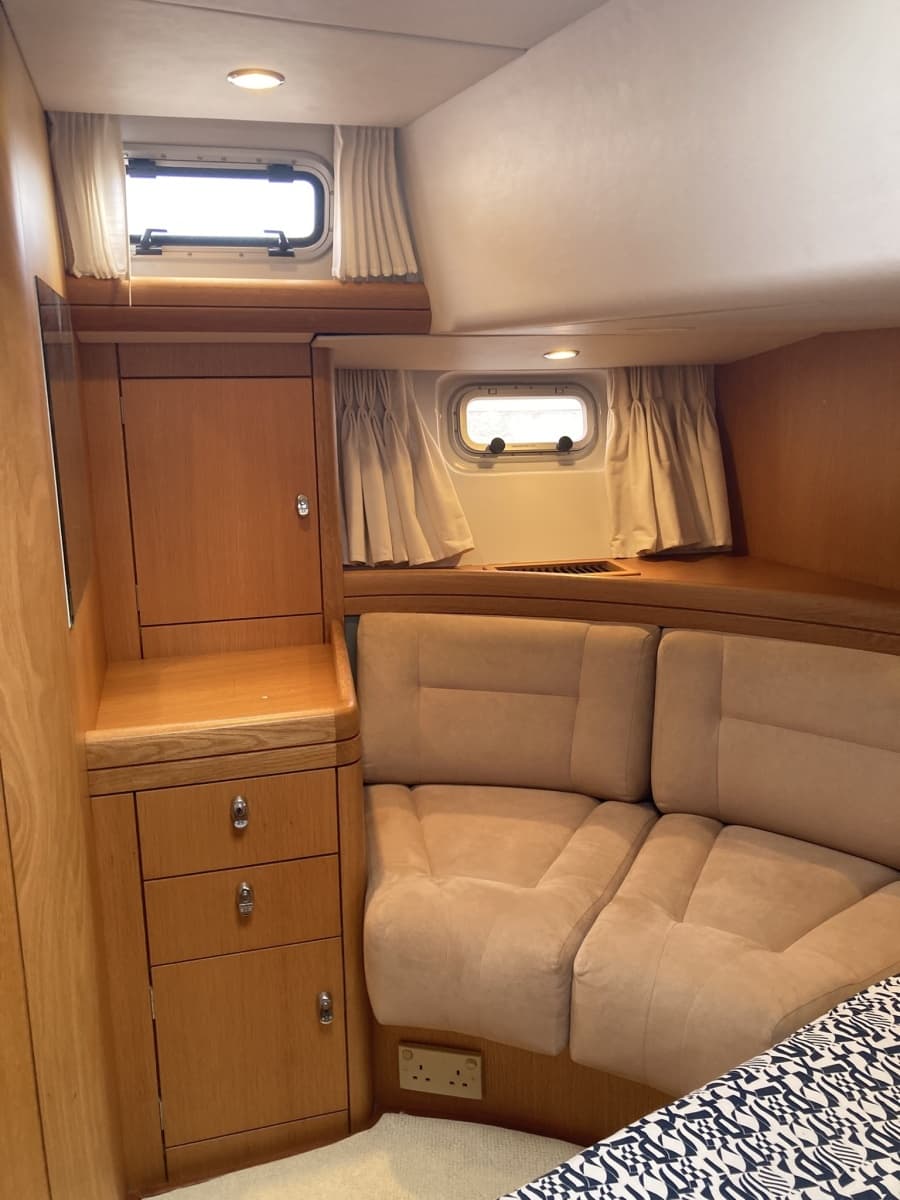 2008 Oyster 56 Deck Saloon