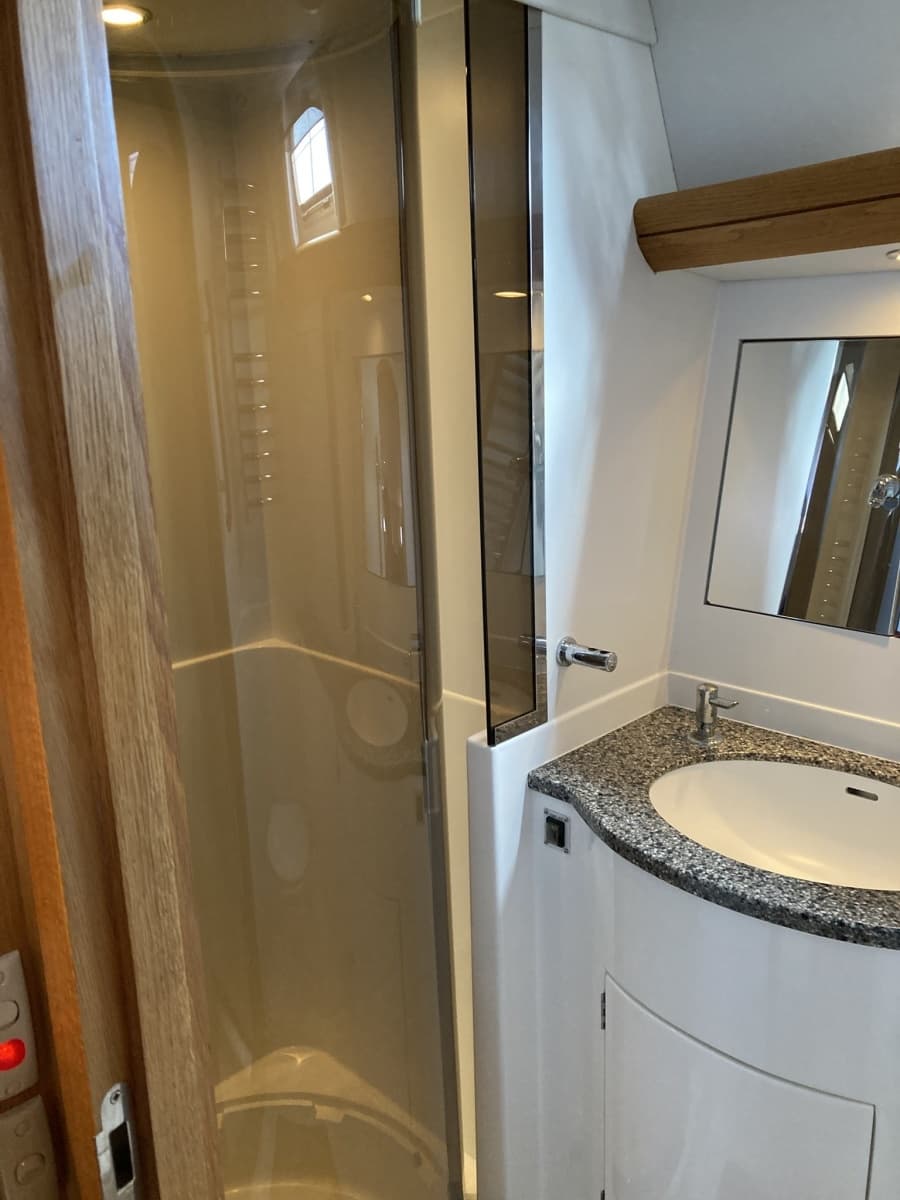 2008 Oyster 56 Deck Saloon