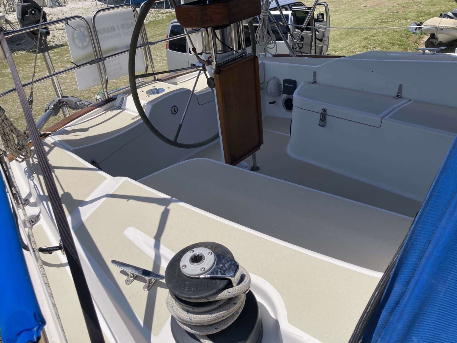 1990 Tartan 372
