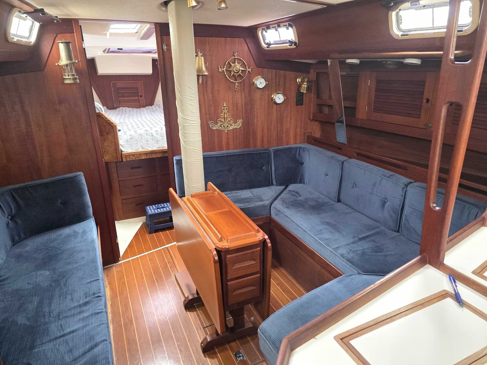 1990 Tartan 372