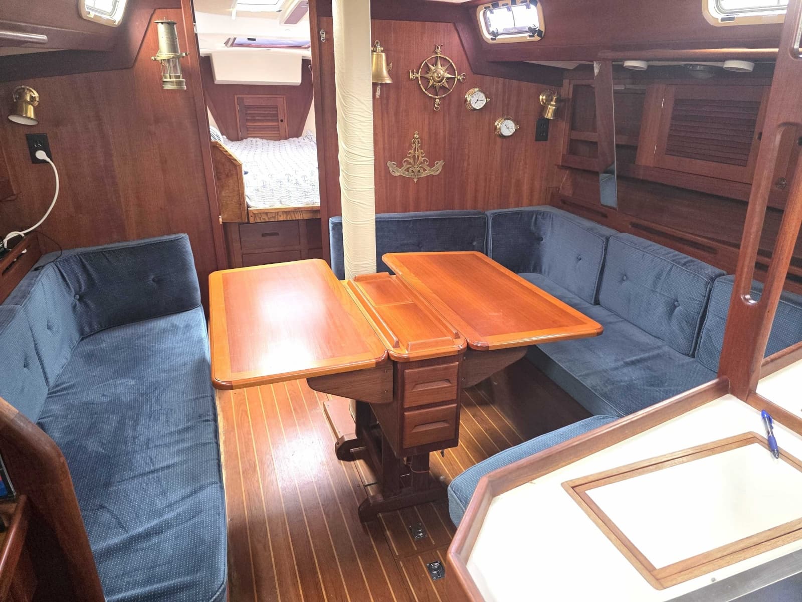 1990 Tartan 372