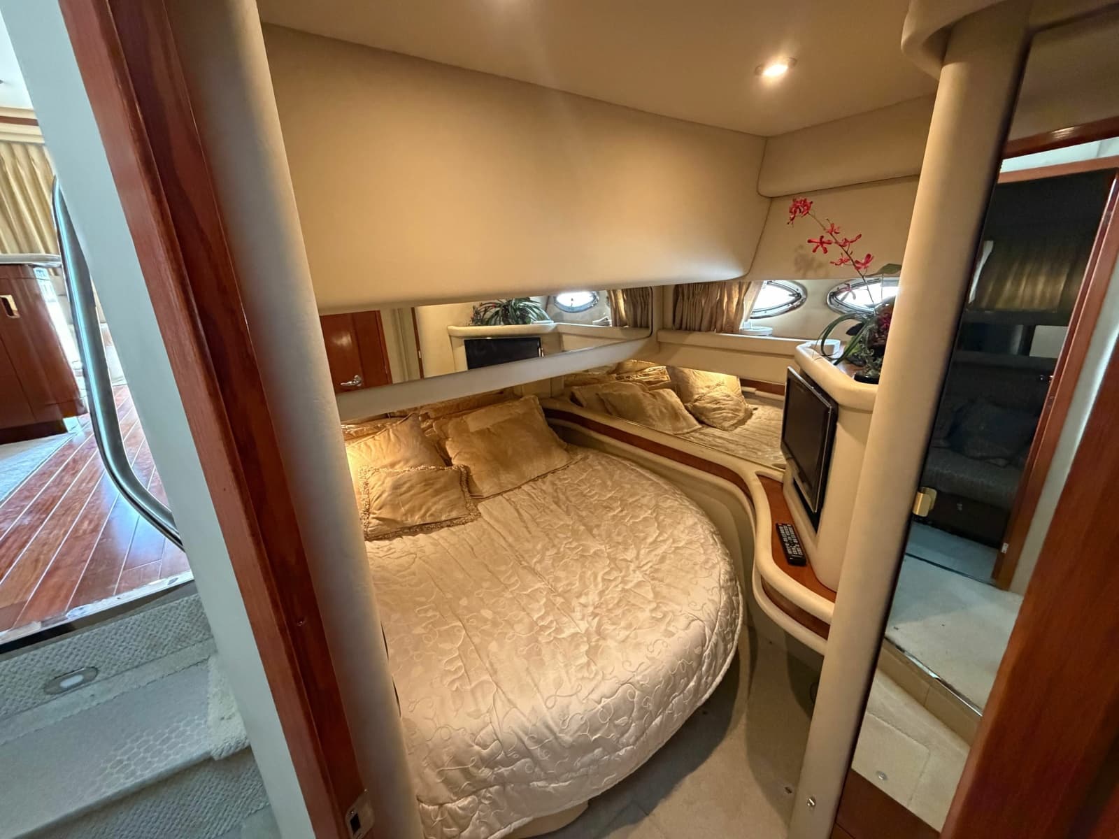 2002 Sea Ray 480 Sedan Bridge