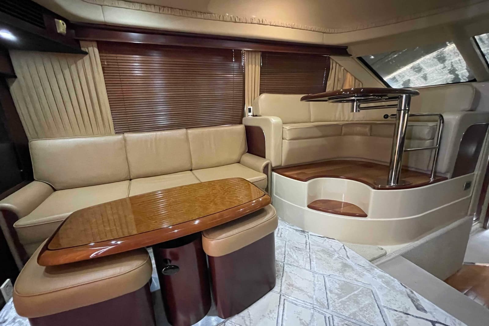 2005 Sea Ray 420 Sedan Bridge