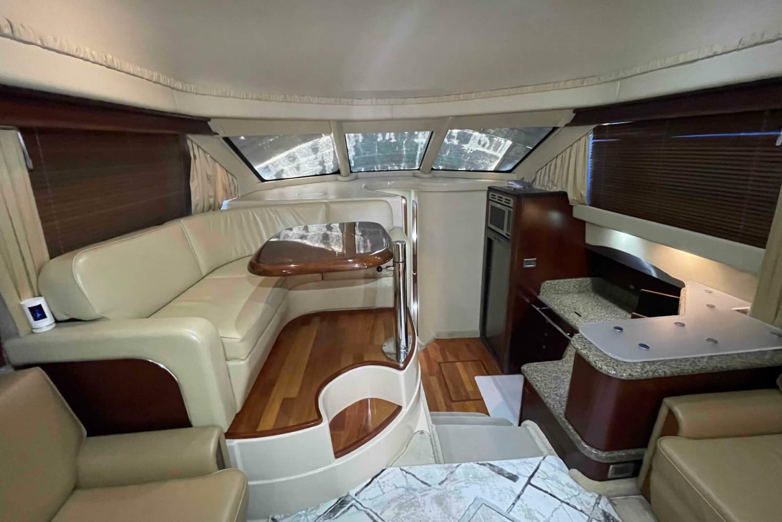 2005 Sea Ray 420 Sedan Bridge