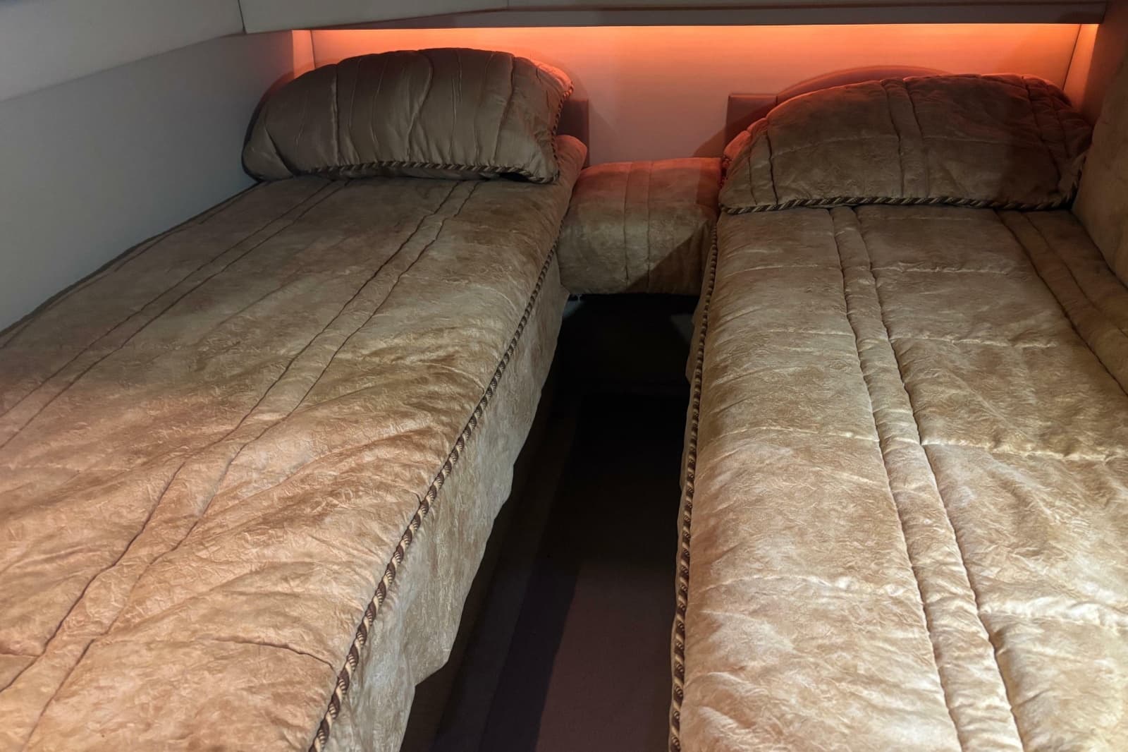 2005 Sea Ray 420 Sedan Bridge