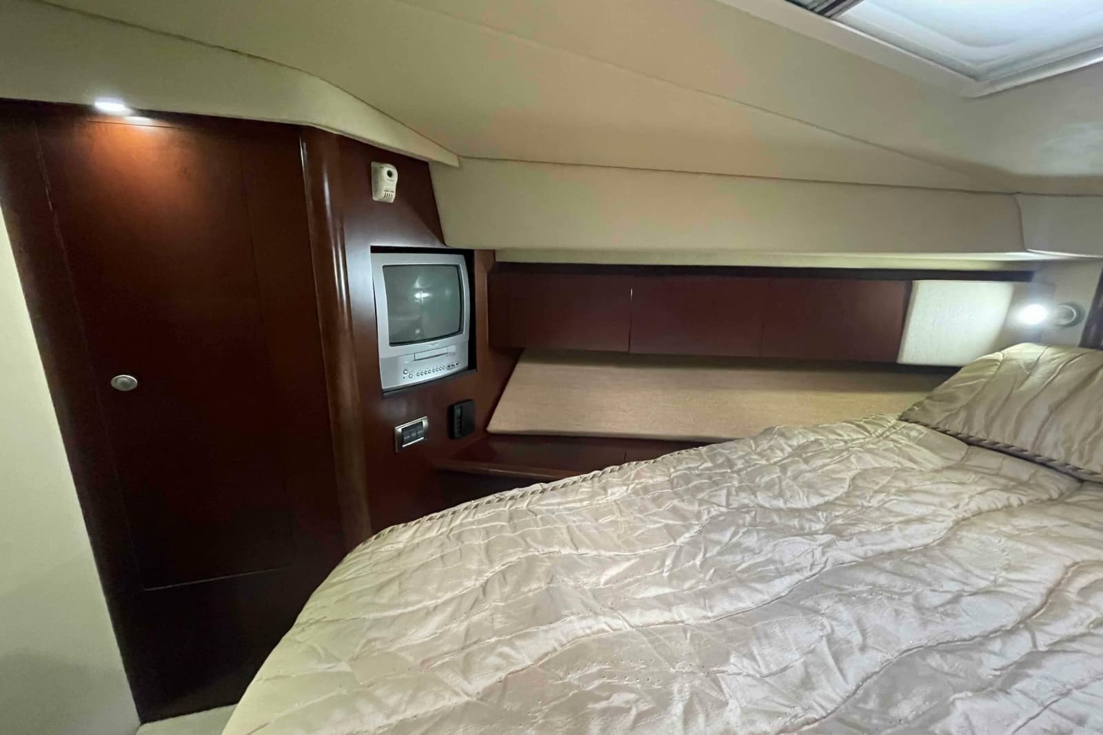 2005 Sea Ray 420 Sedan Bridge
