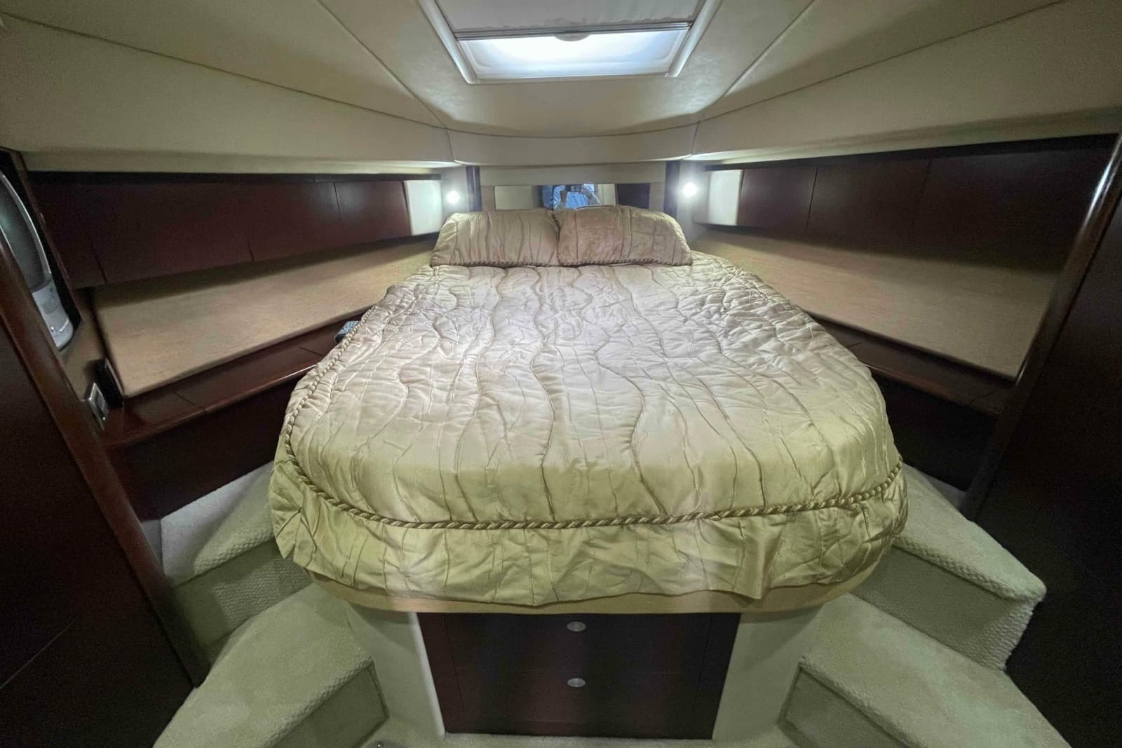 2005 Sea Ray 420 Sedan Bridge