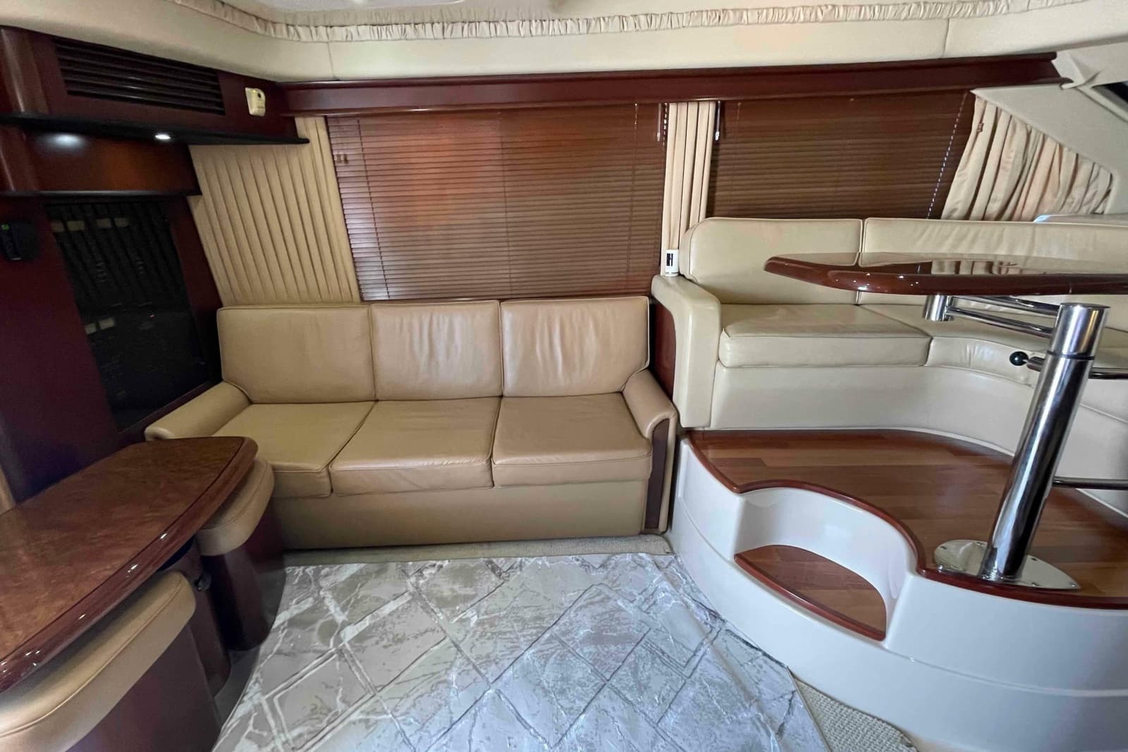 2005 Sea Ray 420 Sedan Bridge