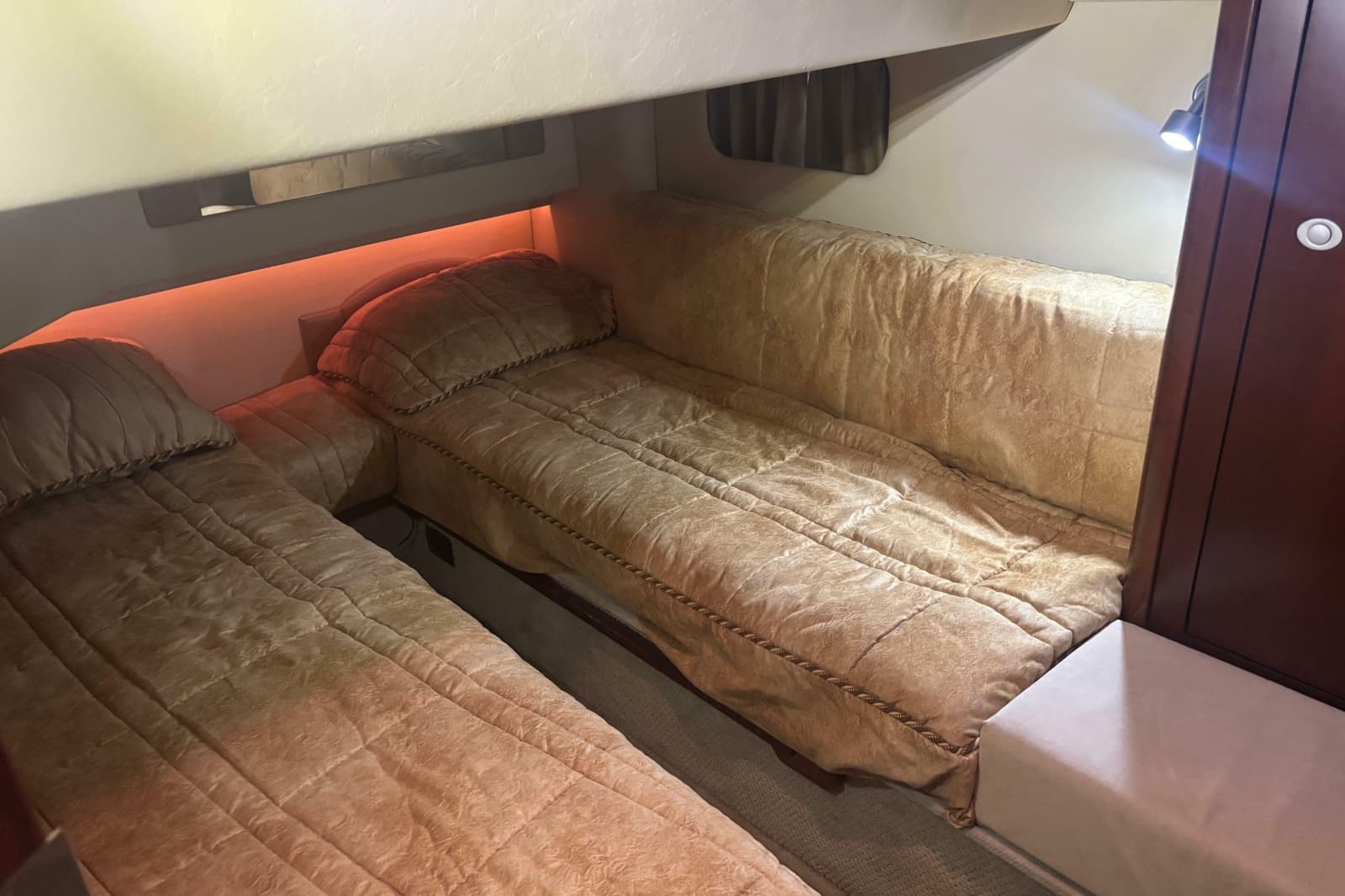 2005 Sea Ray 420 Sedan Bridge