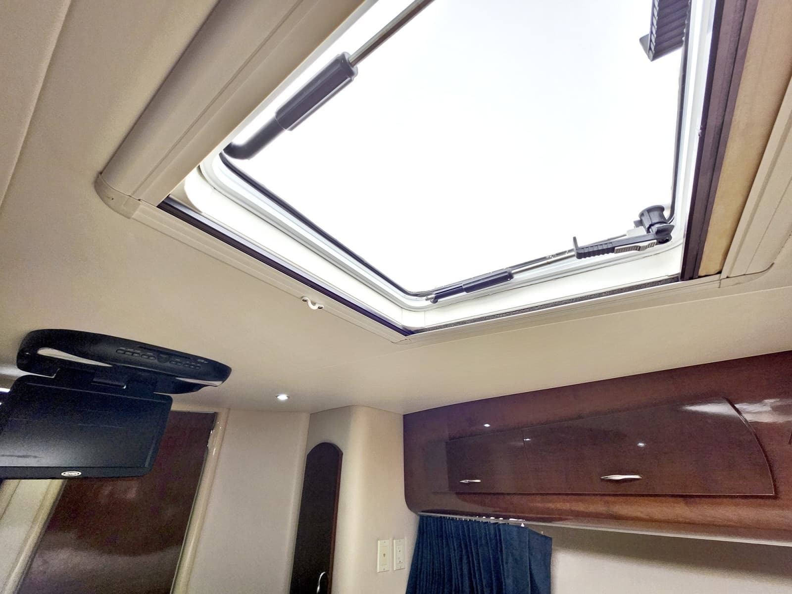 2007 Carver 36 Mariner