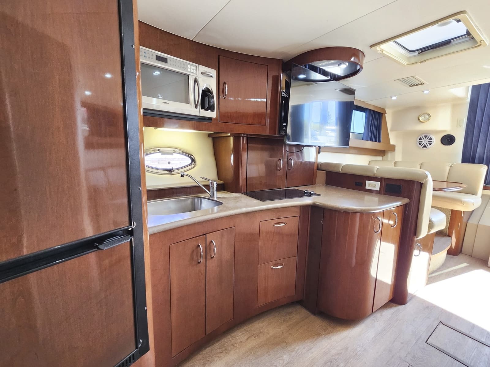 2007 Carver 36 Mariner
