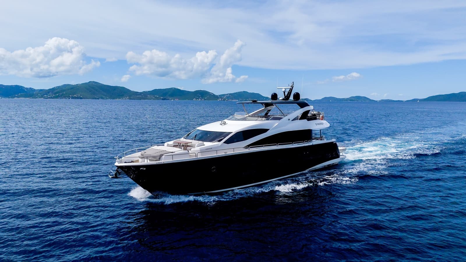2017 Sunseeker 86 Yacht