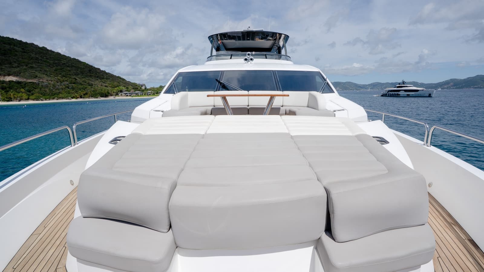 2017 Sunseeker 86 Yacht