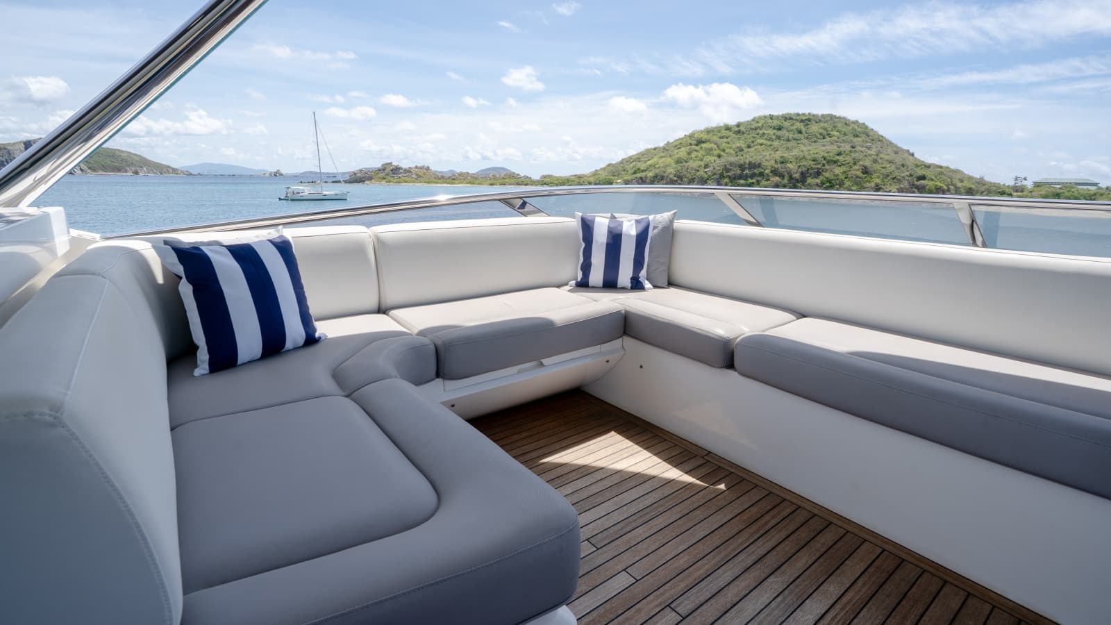 2017 Sunseeker 86 Yacht