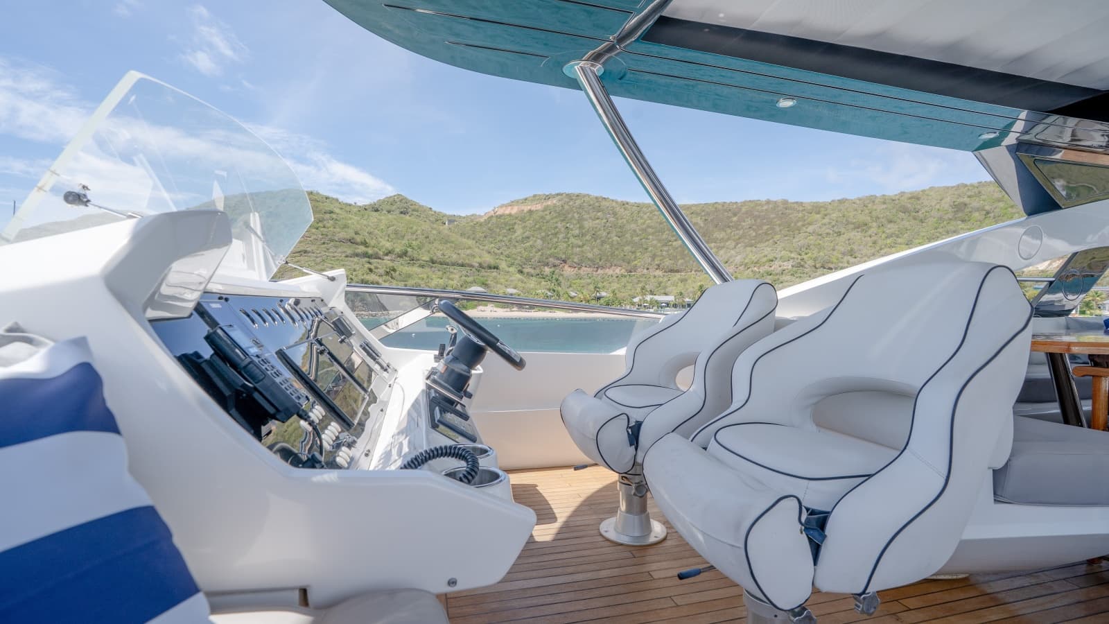 2017 Sunseeker 86 Yacht