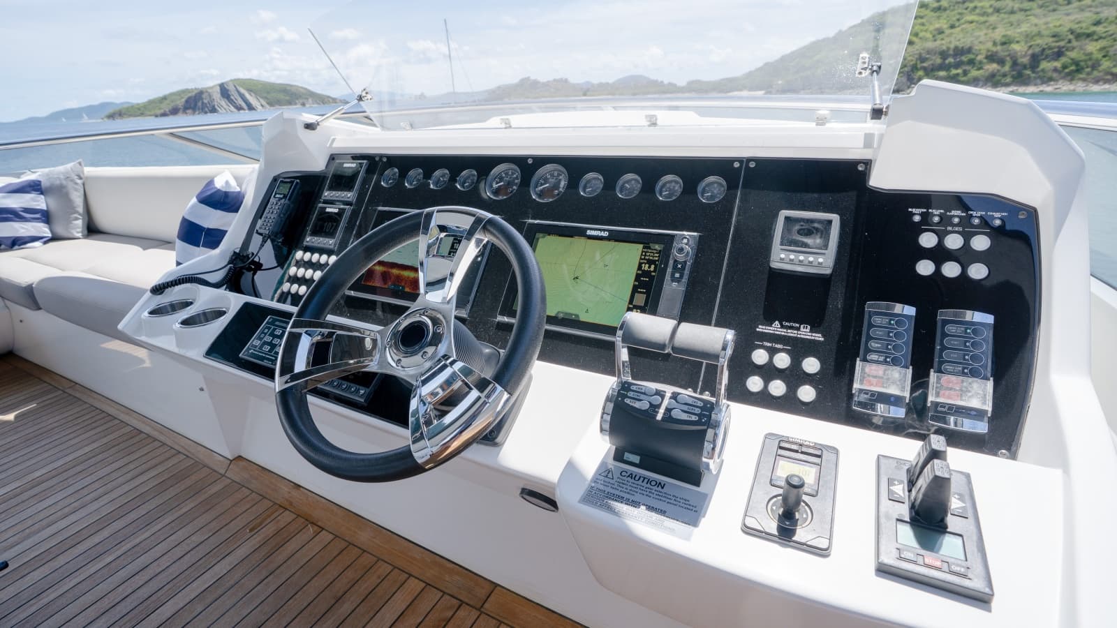 2017 Sunseeker 86 Yacht