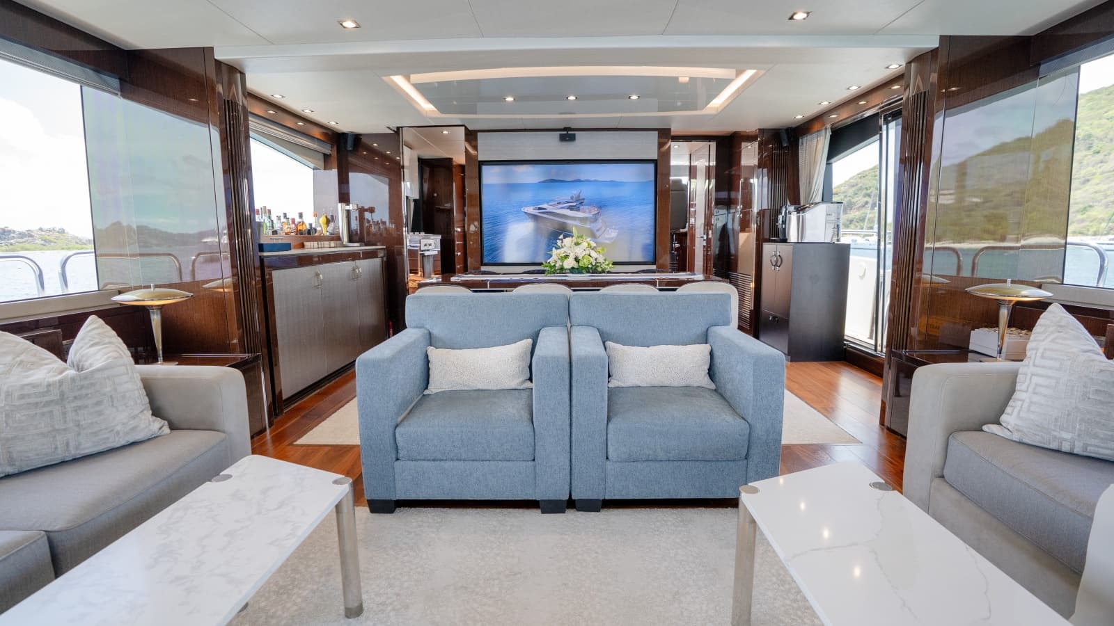 2017 Sunseeker 86 Yacht