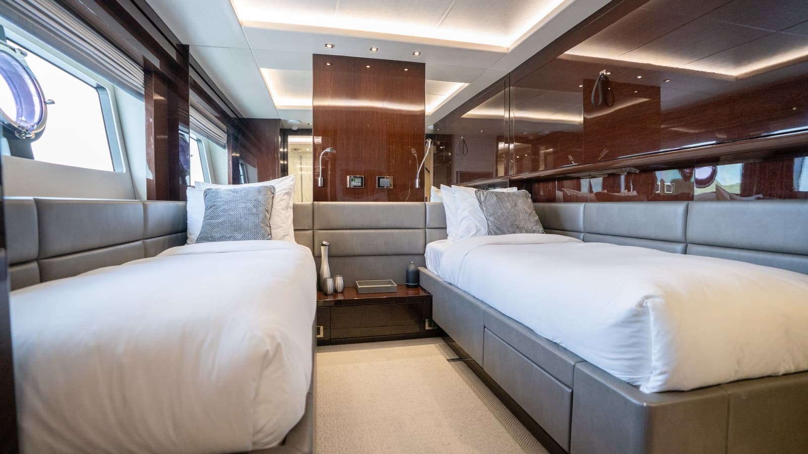 2017 Sunseeker 86 Yacht