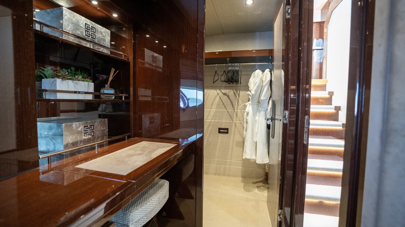 2017 Sunseeker 86 Yacht