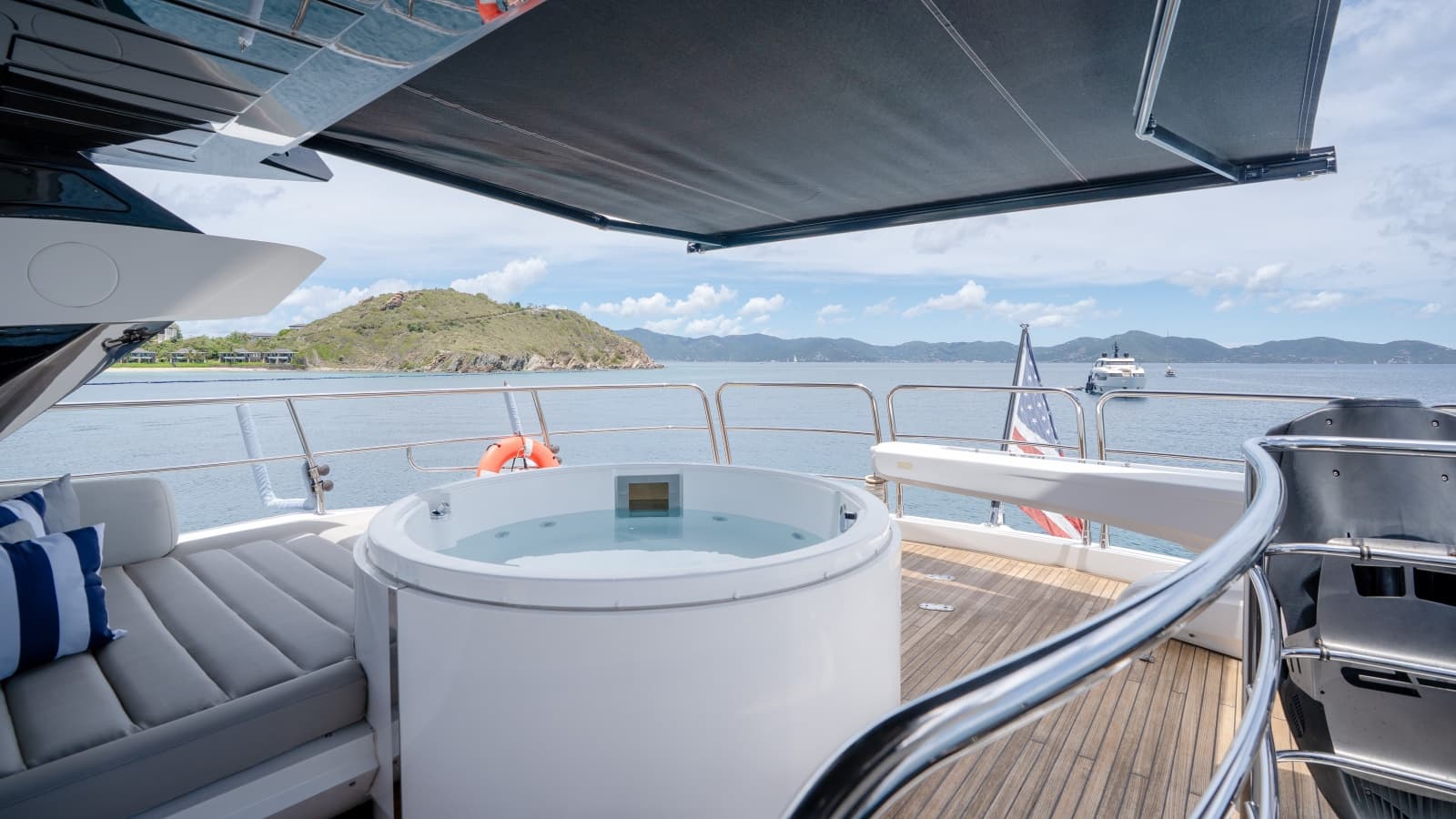 2017 Sunseeker 86 Yacht