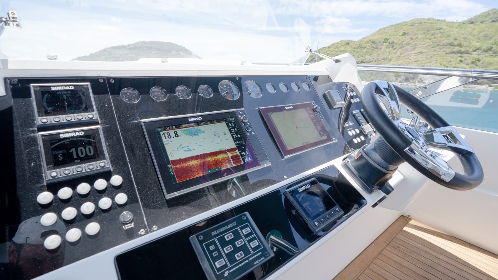 2017 Sunseeker 86 Yacht