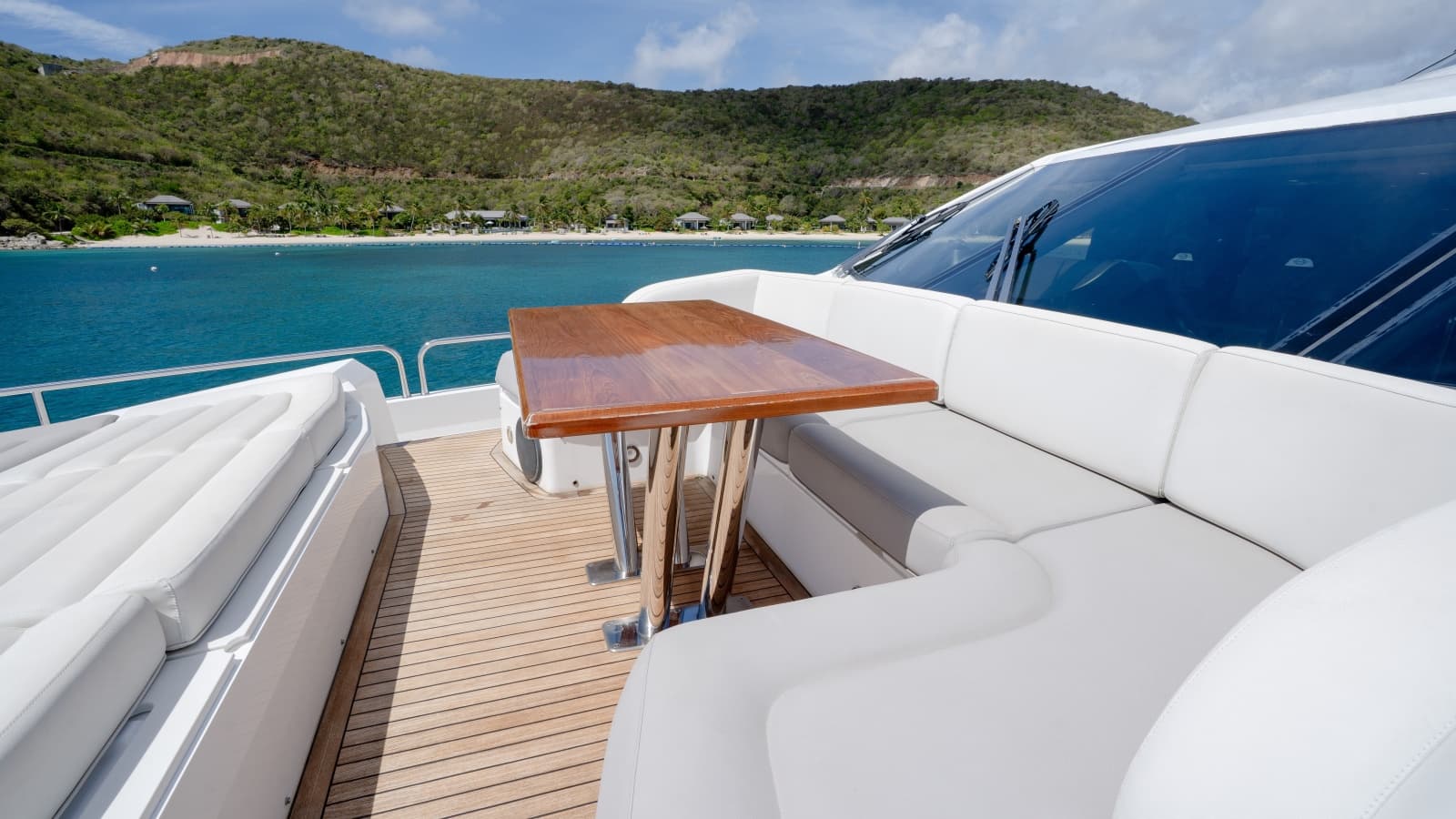 2017 Sunseeker 86 Yacht