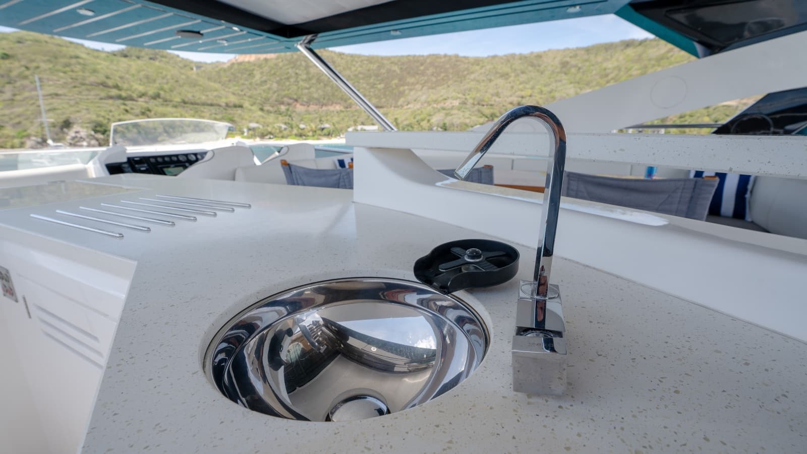 2017 Sunseeker 86 Yacht