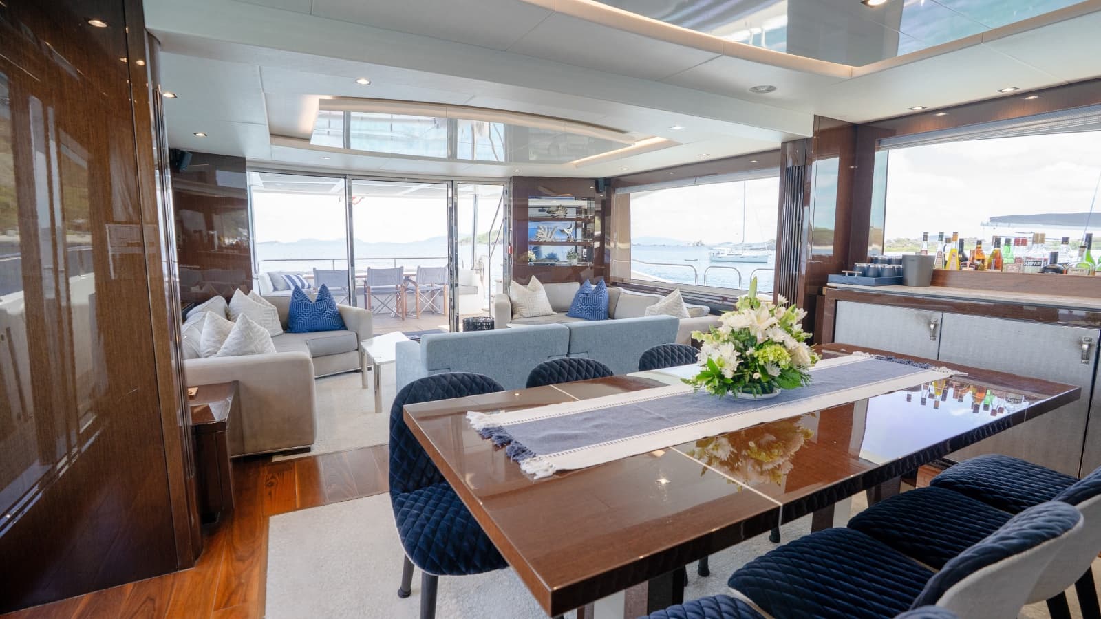 2017 Sunseeker 86 Yacht