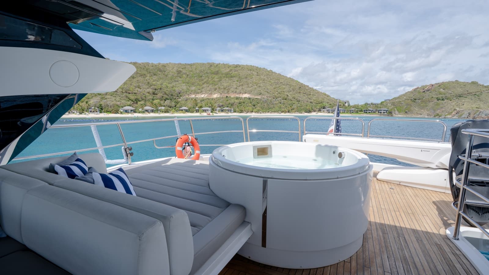 2017 Sunseeker 86 Yacht