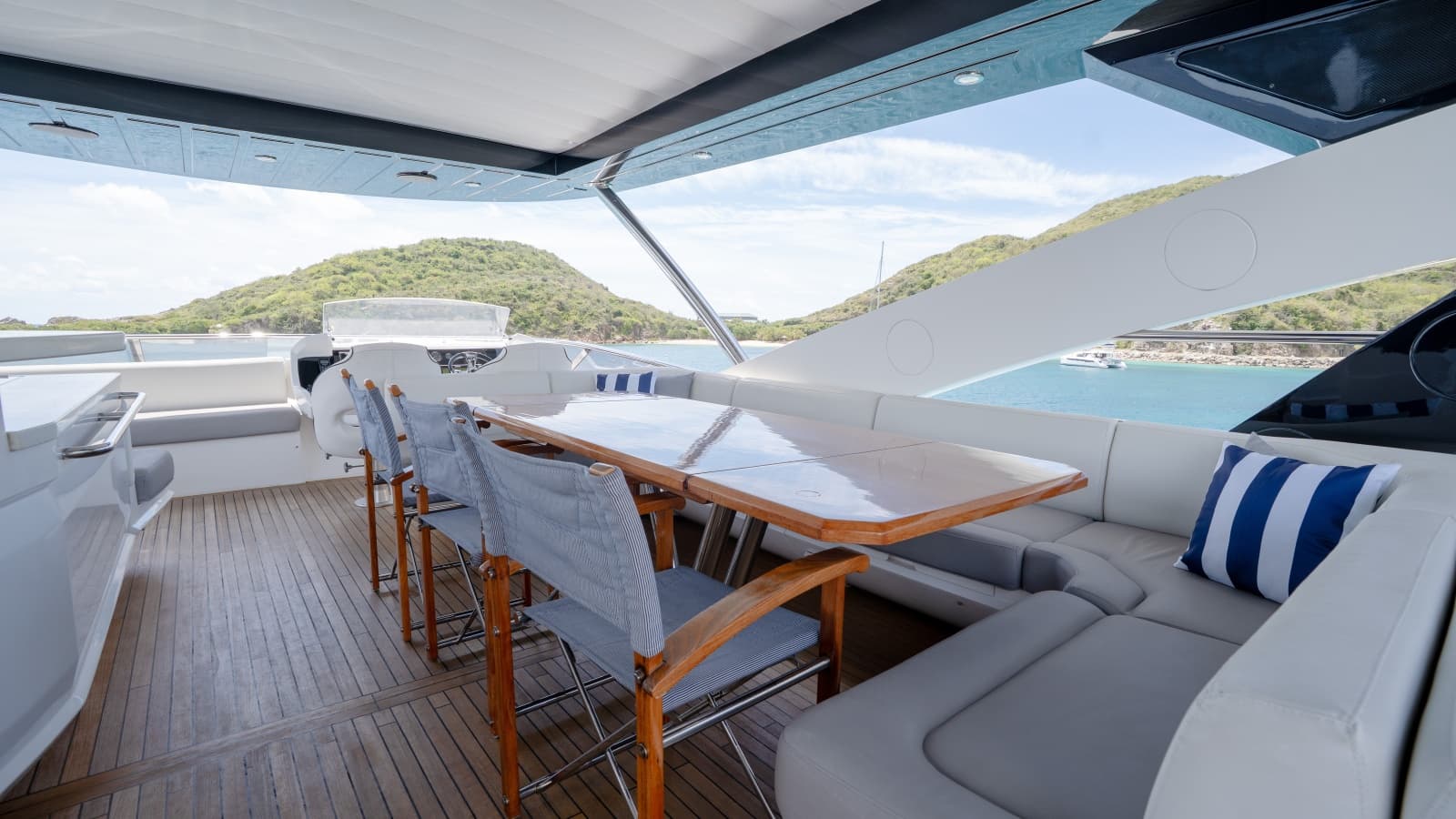 2017 Sunseeker 86 Yacht