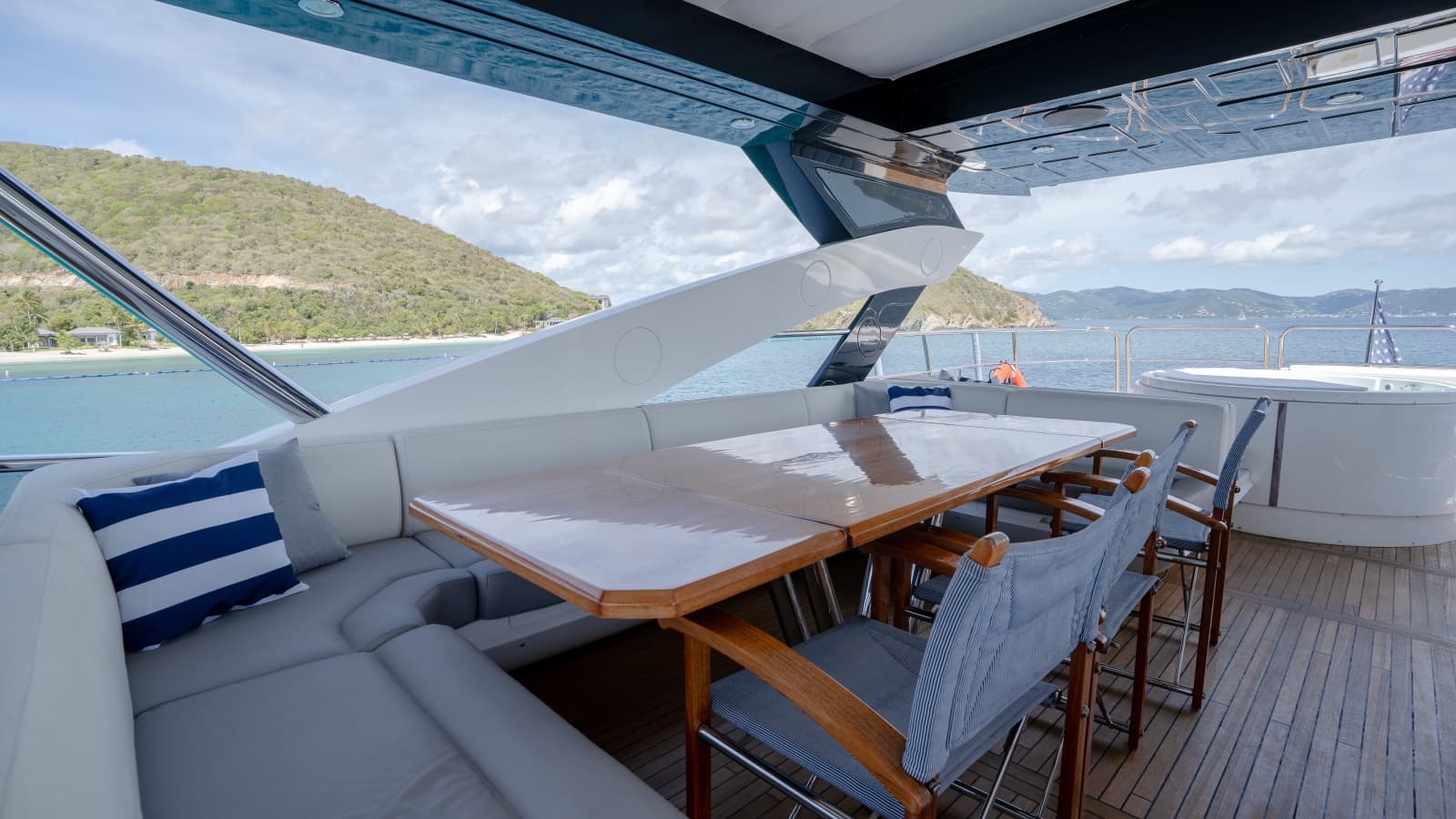 2017 Sunseeker 86 Yacht