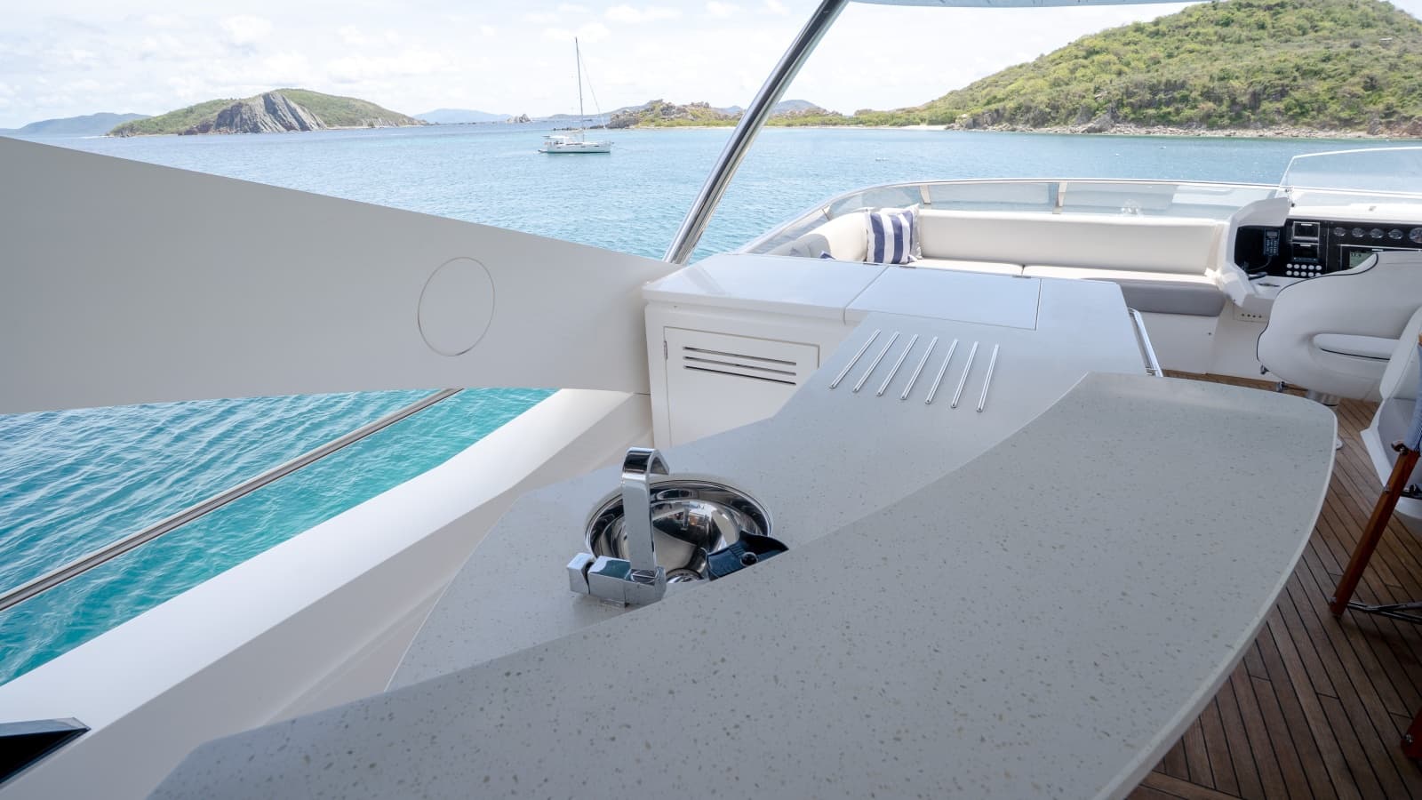 2017 Sunseeker 86 Yacht