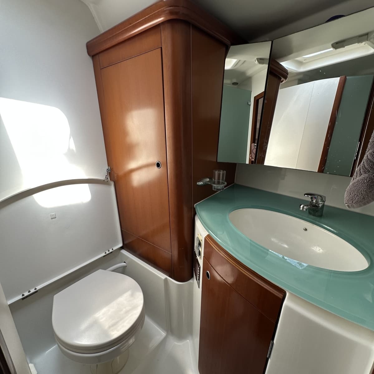 2006 Beneteau 523