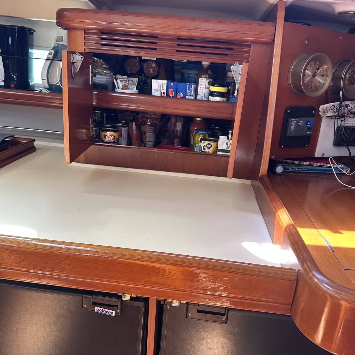 2006 Beneteau 523