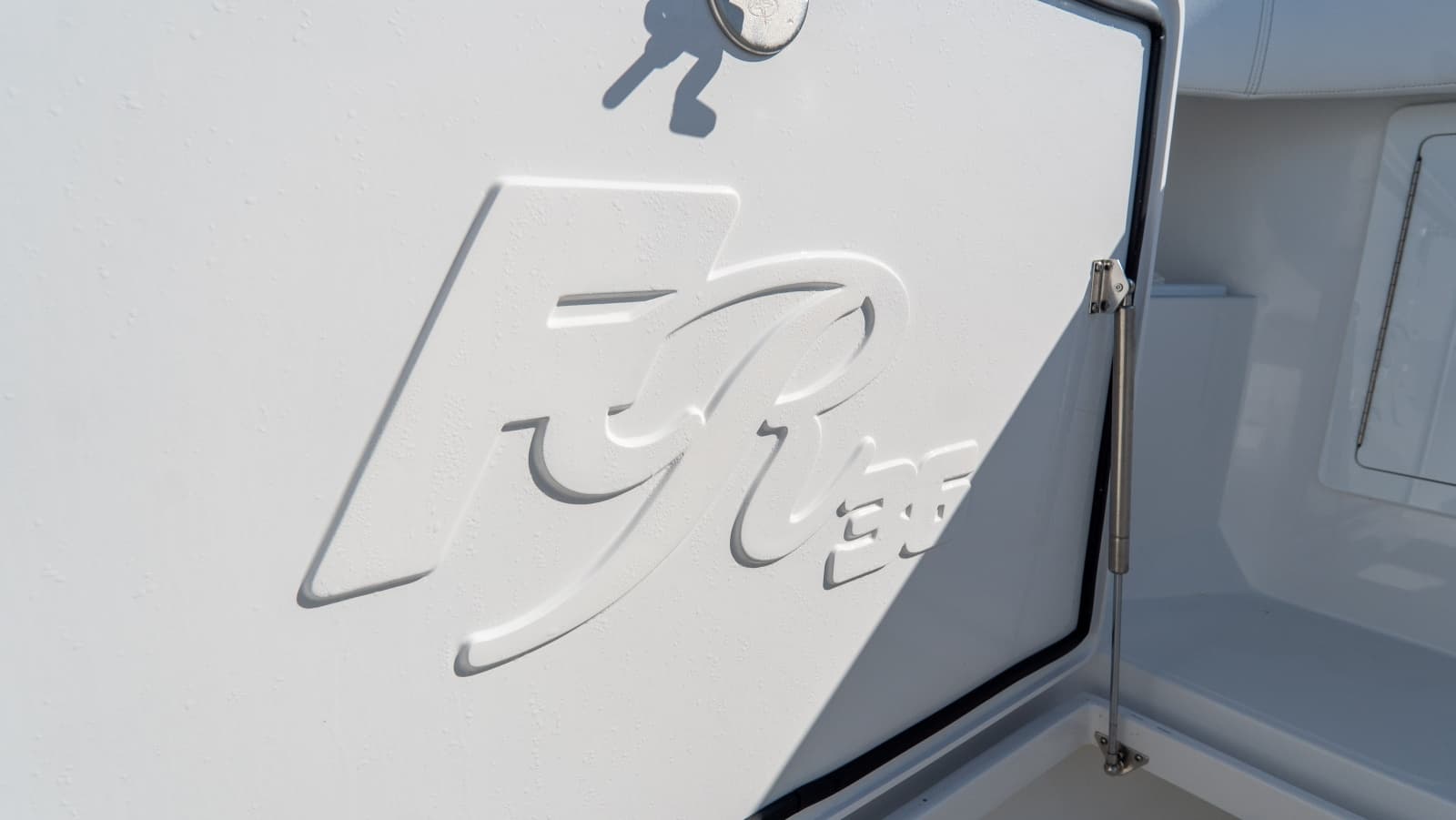 2025 Front Runner 36 CC