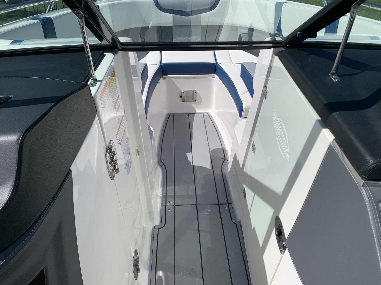 2023 Chaparral 270 OSX