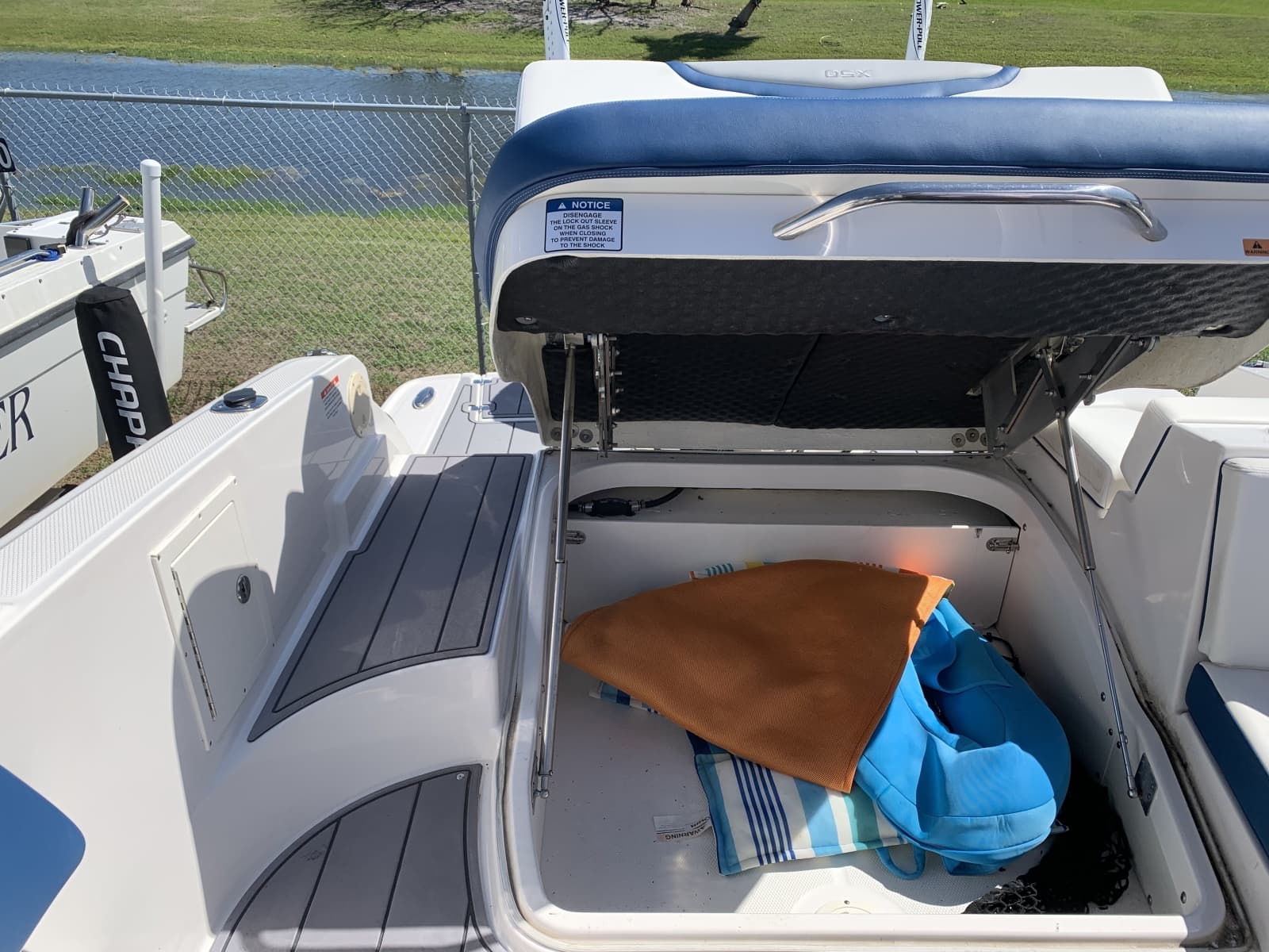 2023 Chaparral 270 OSX