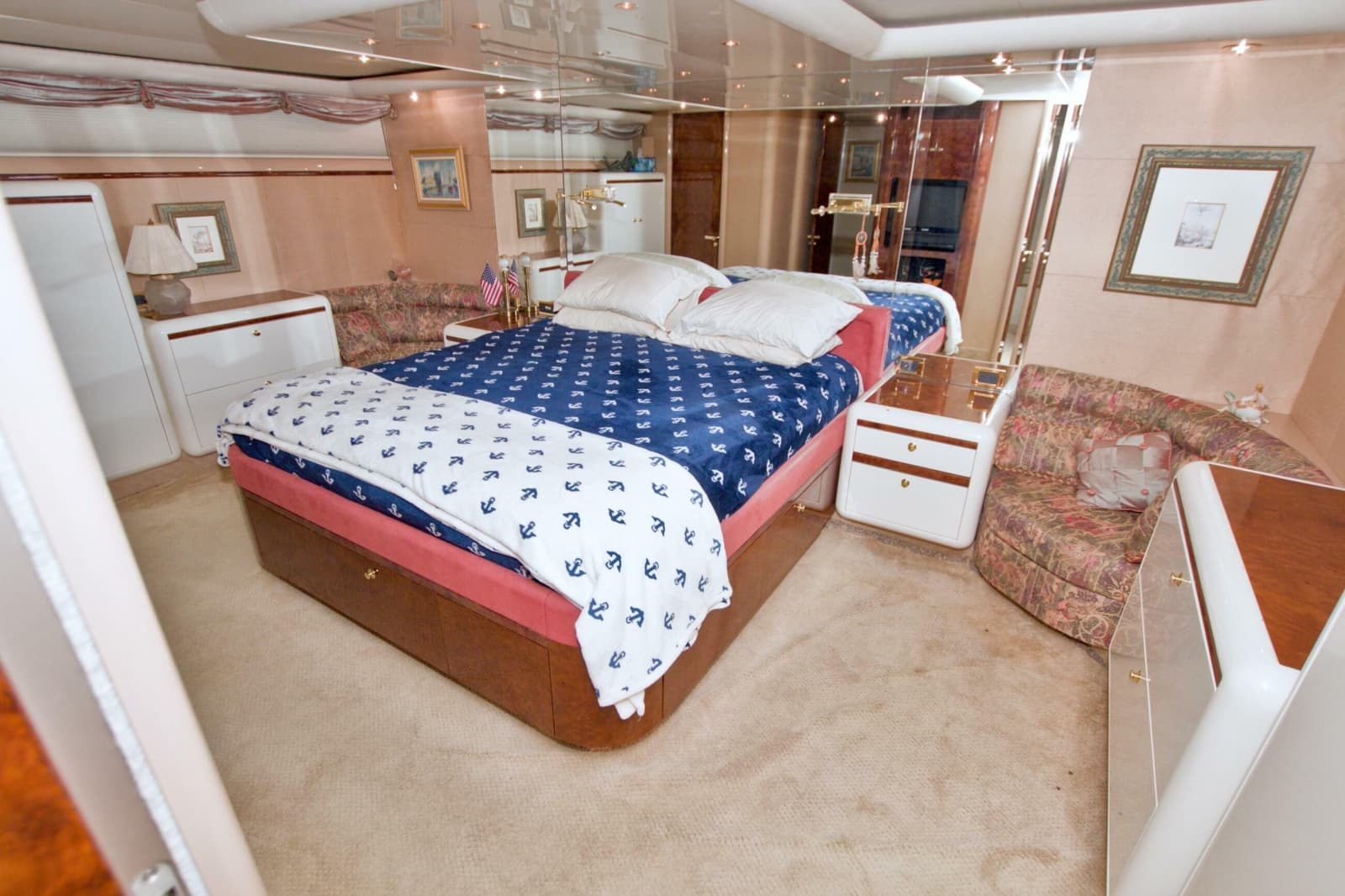 1998 Lazzara Yachts 76 Skylounge Grand Salon