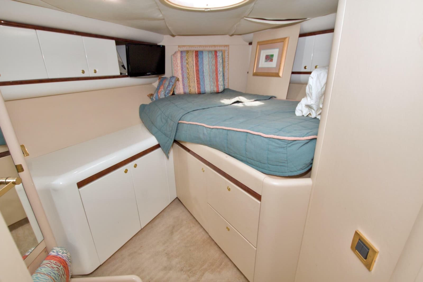 1998 Lazzara Yachts 76 Skylounge Grand Salon