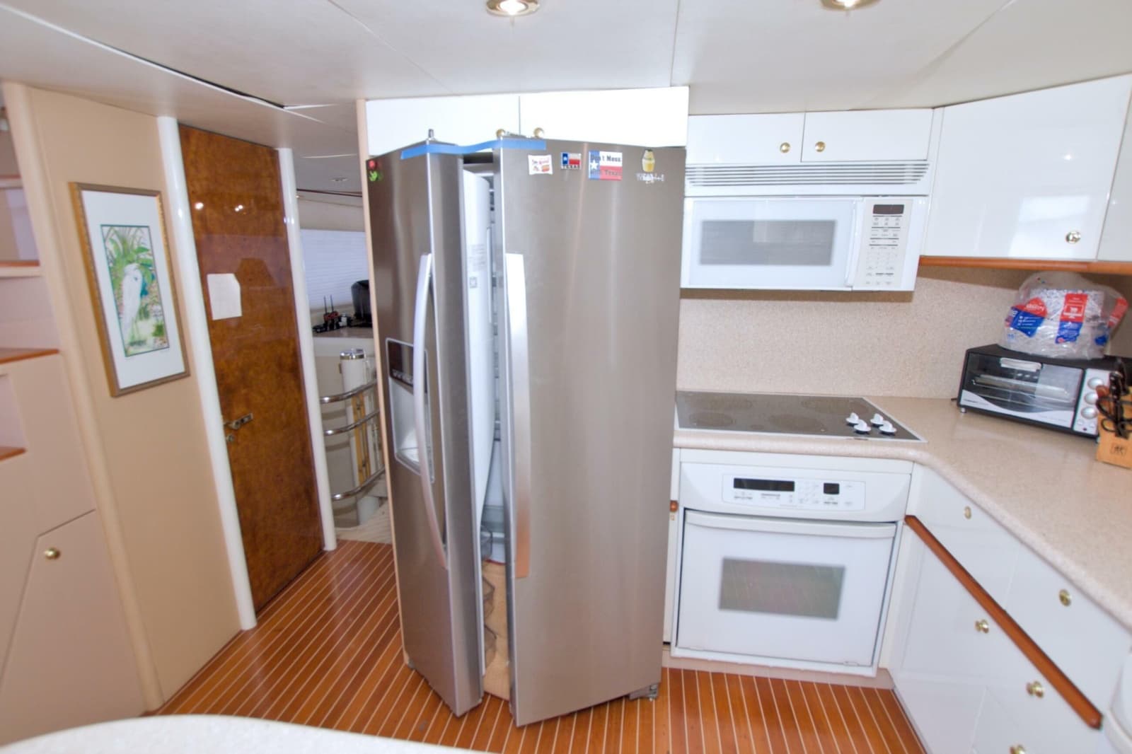 1998 Lazzara Yachts 76 Skylounge Grand Salon
