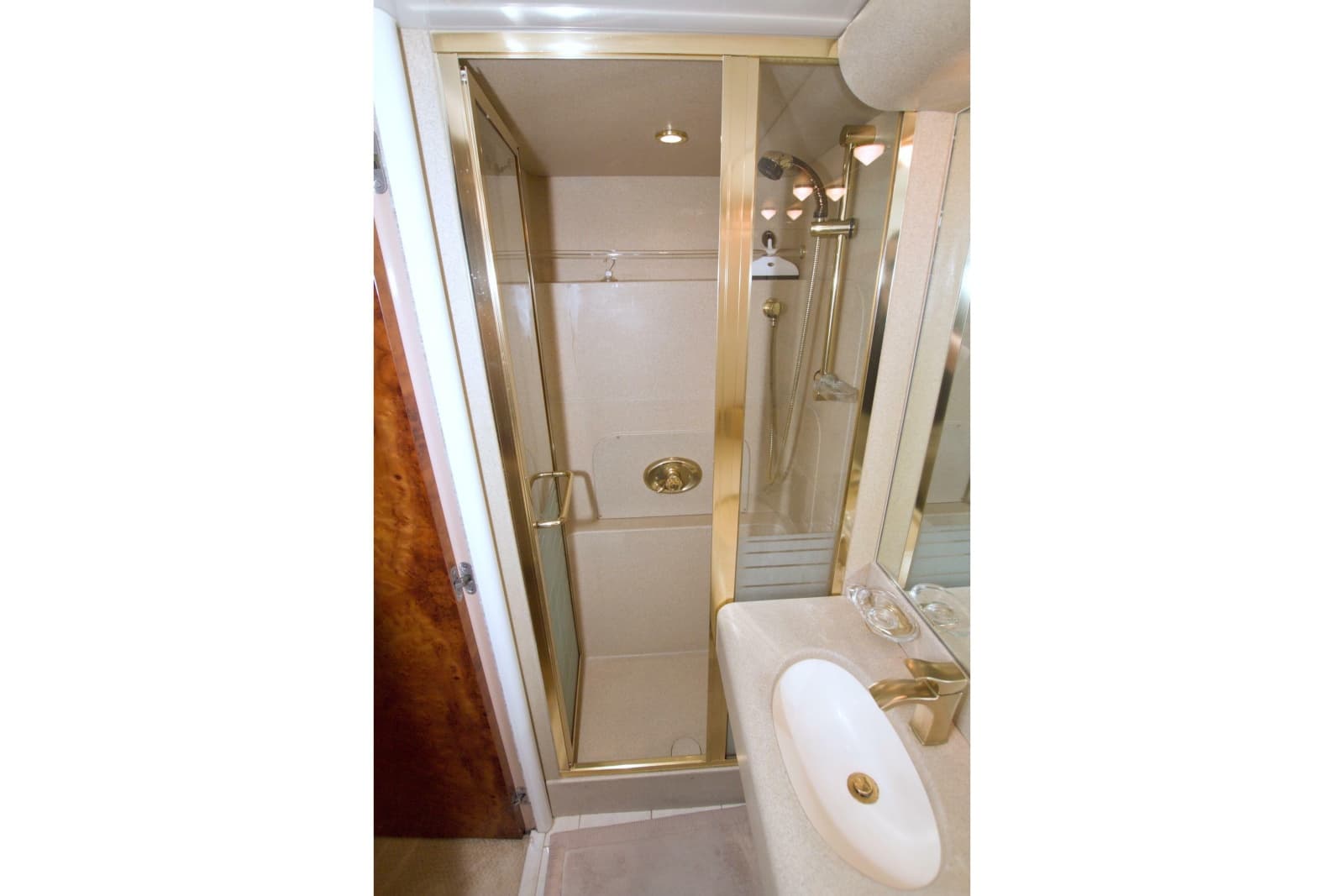 1998 Lazzara Yachts 76 Skylounge Grand Salon
