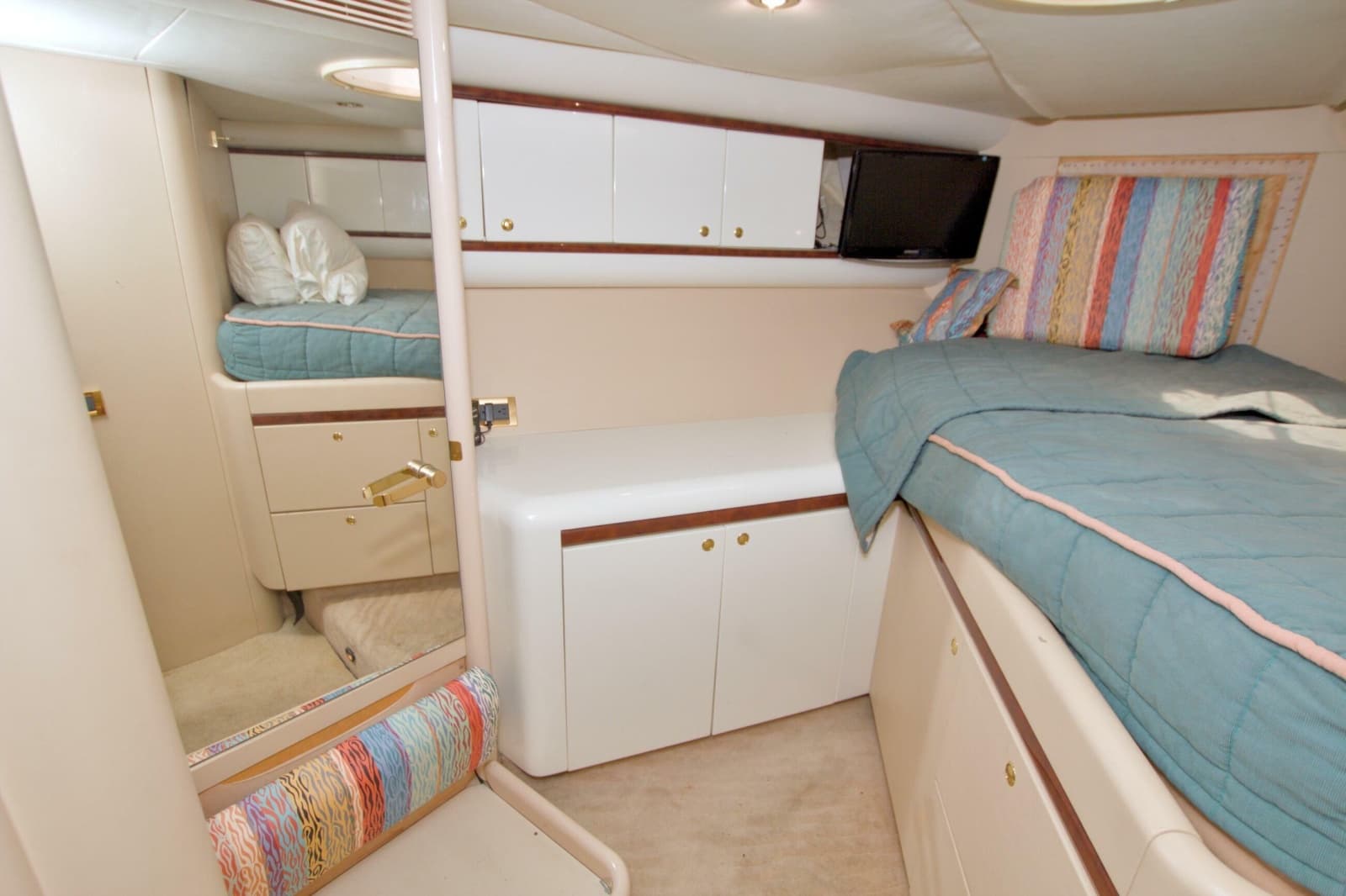 1998 Lazzara Yachts 76 Skylounge Grand Salon