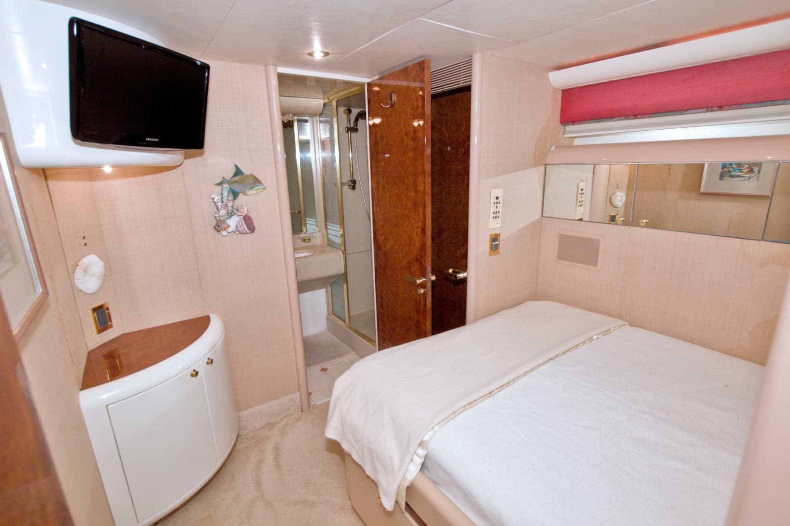 1998 Lazzara Yachts 76 Skylounge Grand Salon