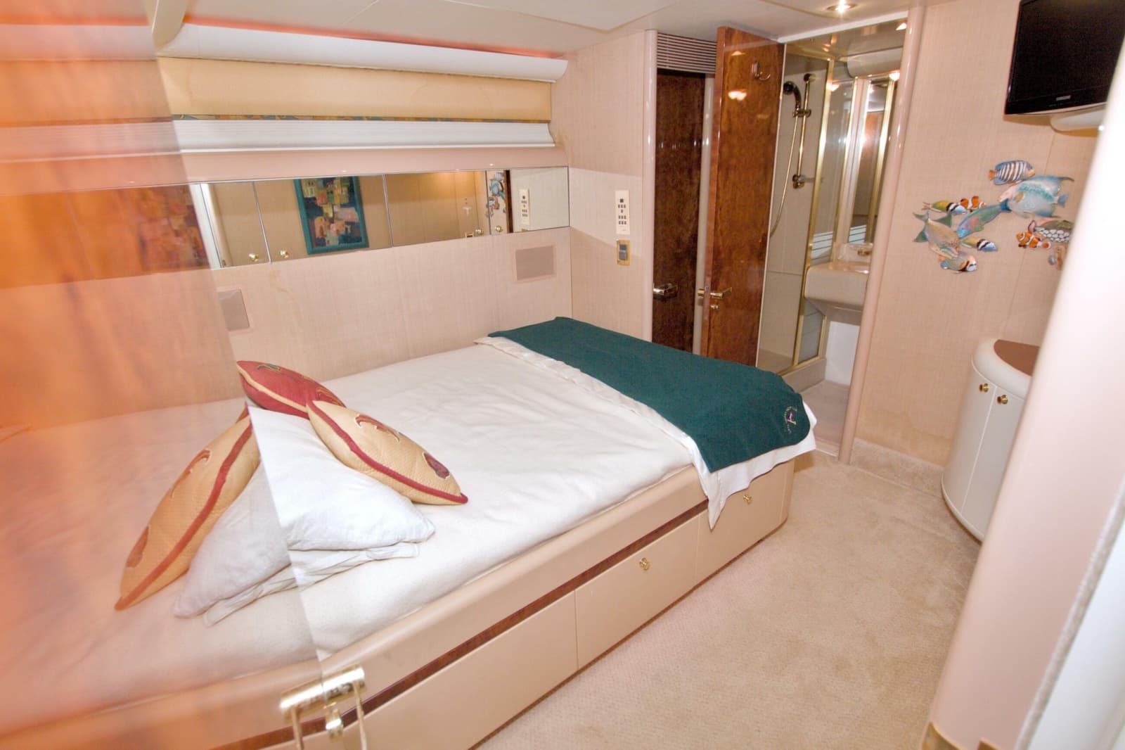 1998 Lazzara Yachts 76 Skylounge Grand Salon