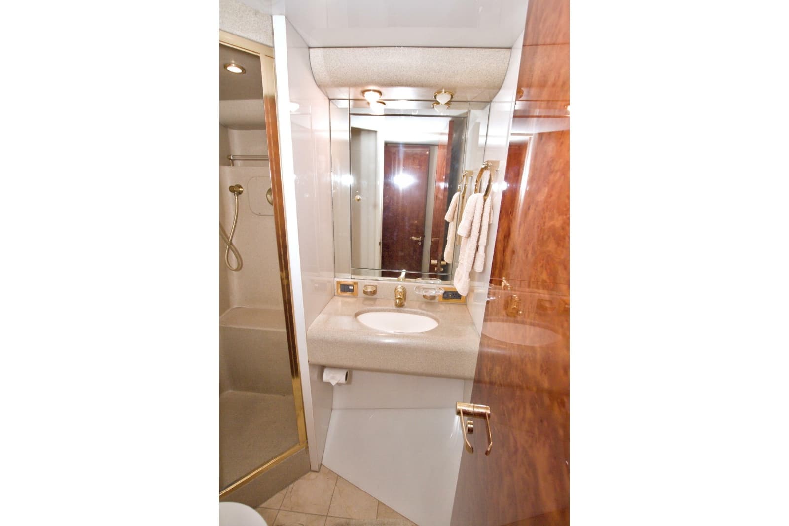 1998 Lazzara Yachts 76 Skylounge Grand Salon