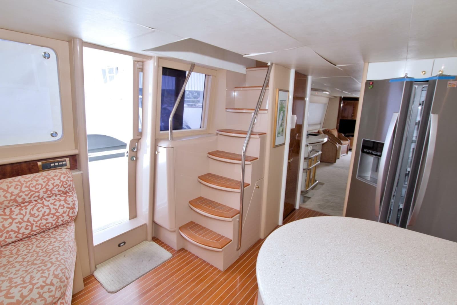 1998 Lazzara Yachts 76 Skylounge Grand Salon