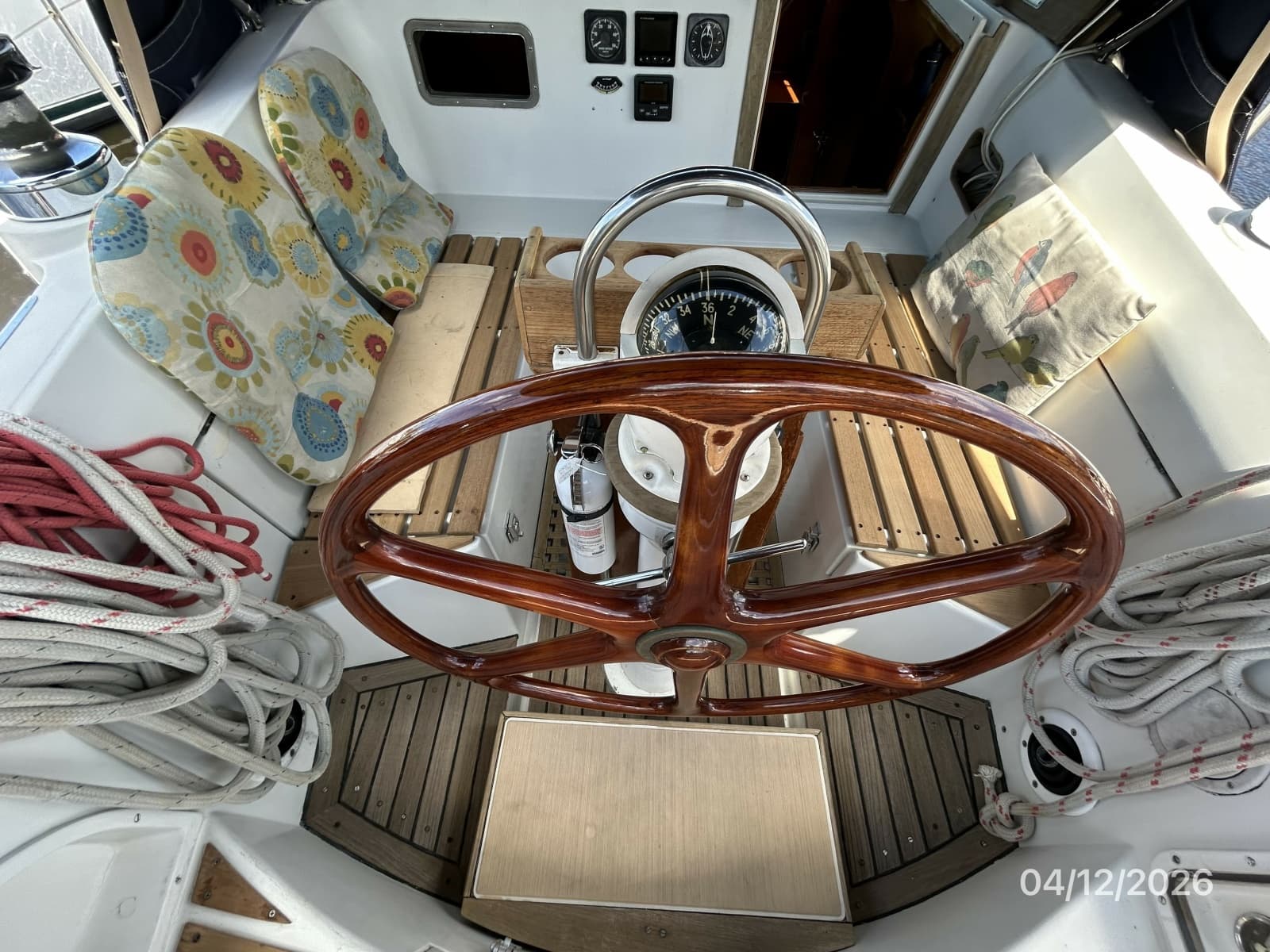 41' Rival cockpit helm