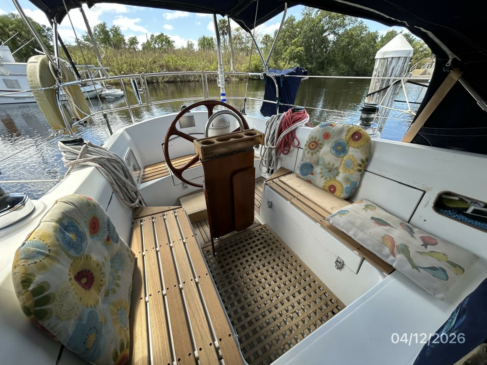41' Rival cockpit aft