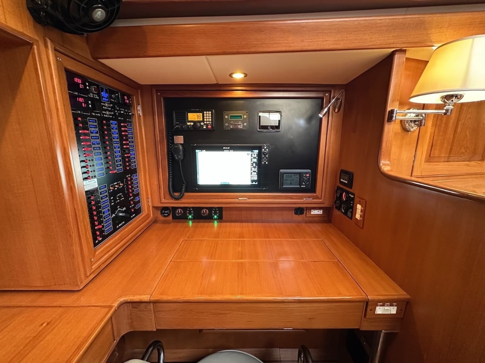 2012 Hylas 56